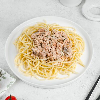 Спагетти с горбушей в сливочном соусе в Простая еда по цене 339 ₽