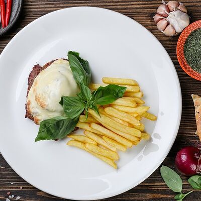 Свинина Купеческая с картофелем фри в Мархал по цене 820 ₽