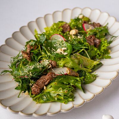 Тёплый салат с говядиной в Leto по цене 1490 ₽