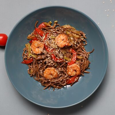 Гречневая лапша с креветками в Корица по цене 460 ₽