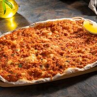 Ламаджо с телятиной гигантв Форель