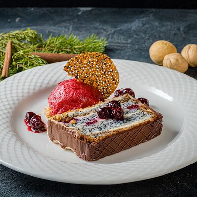 Маковый торт в Nella Foresta по цене 850 ₽