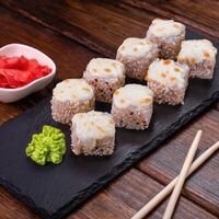 Ролл Запеченный с крабом и ананасом в Inari