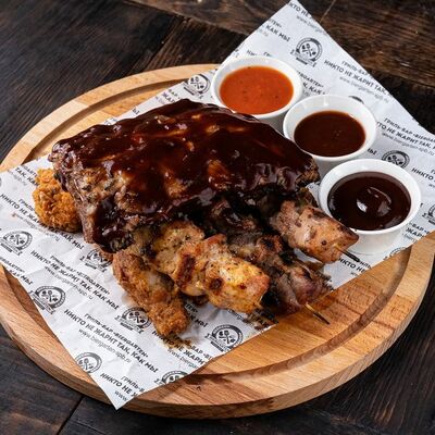 Ассорти из мяса с гриля в Meat bar по цене 1590 ₽