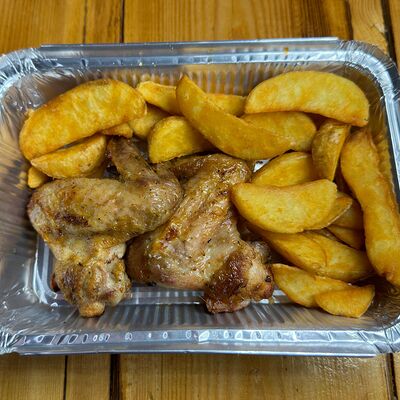 Комбо с куриным крылом в У Карена по цене 384 ₽