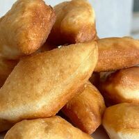 Баурсаки со сметаной и сгущенкой в Хан Кафе