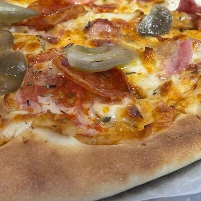 Пицца Огненный Мясник 40 см в Кафе Цоколь по цене 990 ₽