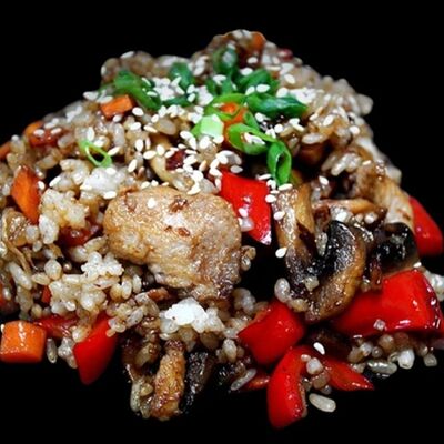 Тяхан с курицей в Король Суши по цене 411 ₽