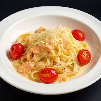 Паста Тальятелле с сёмгой в Sandwich club по цене 550 ₽