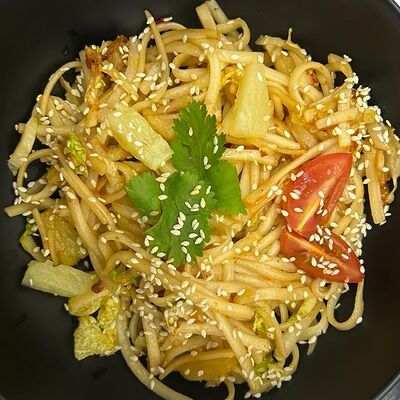 Свинина с ананасами с удоном в Данмен по цене 520 ₽