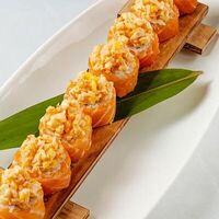 Лосось с тартаром из креветкив Dodici Seafood