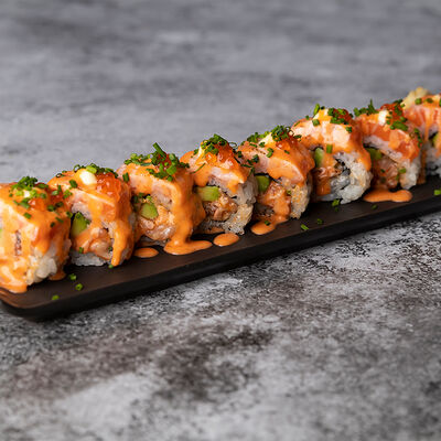 Ролл Крэйзи Салмон острый в Море Есть по цене 1080 ₽