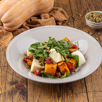 Салат с тыквой из печи и Моцареллой в Сыроварня по цене 750