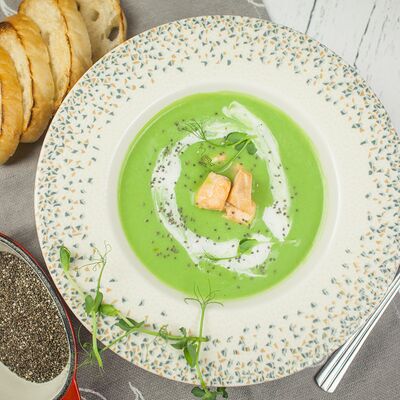 Крем-суп из брокколи с запеченным лососем в Eat fresh по цене 540 ₽