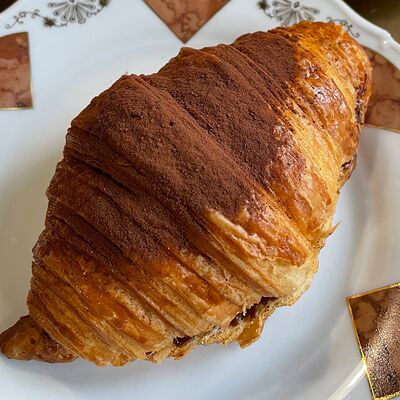 Круассан с шоколадом в Hrum Biscuits по цене 260 ₽