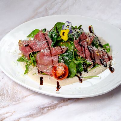 Салат с ростбифом и соусом «Тонато» в BORJOMI RESTO по цене 790 ₽