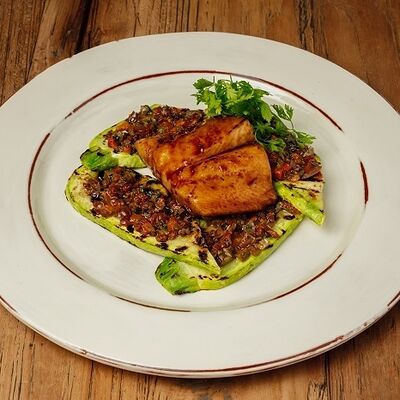 Палтус с кабачками и сальсой в Pinch по цене 1550 ₽