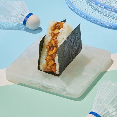 Онигири с курицей терияки в Dostaевский по цене 274 ₽