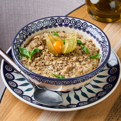 Каша из зеленой гречки с халвой в Сыроварня по цене 450 ₽