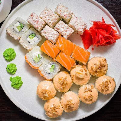 Сет Спайси хит в Суши Море Мото по цене 1276 ₽