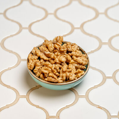 Грецкий орех 100 г в Maroon по цене 550 ₽