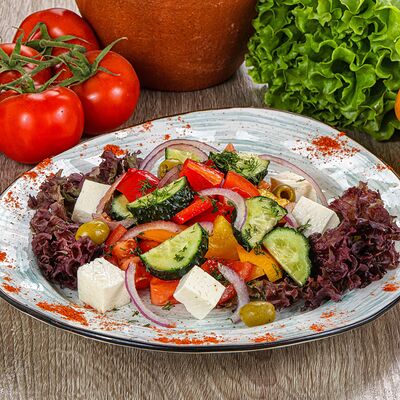 Салат Греческий в Грузинский дворик по цене 440 ₽