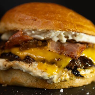 Блю-чиз бургер в Бако по цене 670 ₽