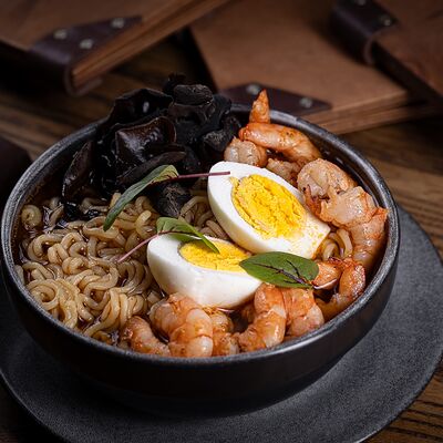 Рамен с креветками в Luna Dostyk по цене 3990 ₸