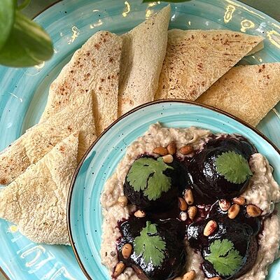 Бабагануш с митболами в STAY GOLD по цене 585 ₽