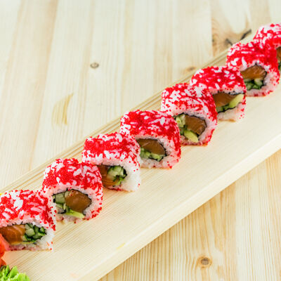 Фирменный Аляска ролл в Вкусно Суши по цене 399