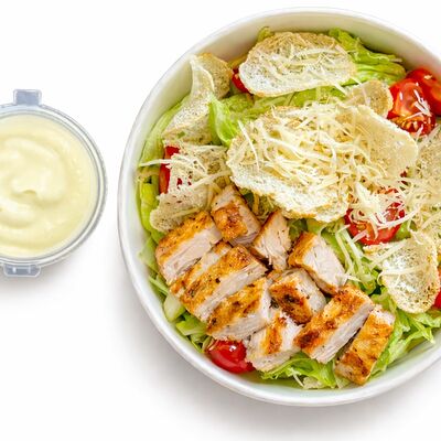 Цезарь с курицей в Bitcoin11k Халяль по цене 489 ₽