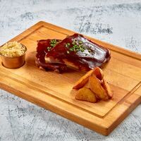 Свиные рёбрышки в соусе BBQ в Идиотъ