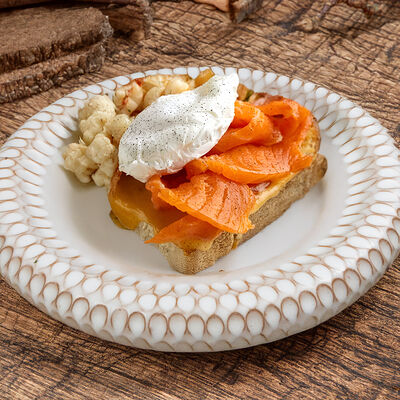 Хлеб на закваске, форель, креветки, пашот в Айна по цене 1150 ₽