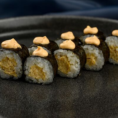 Мини-ролл с японским омлетомв Роллинка по цене 140 ₽