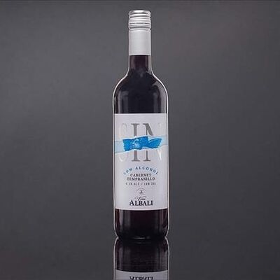 Вино безалкогольное Vina Albali Cabernet Tempranillo, Low Alcohol, 0,5% в Bluefin по цене 2770 ₽