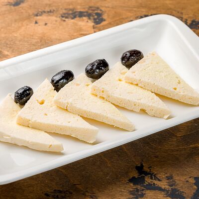 Брынза в Девичья башня по цене 450 ₽