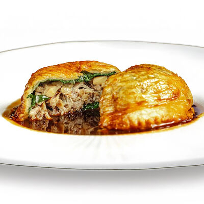 Питивье с Павловской уткой и сливойв Dodici Grill по цене 950 ₽