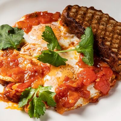 Шакшука в Тирольские пироги по цене 550 ₽