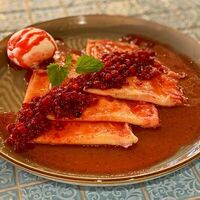 Крепы в брусничном сиропе в Iris