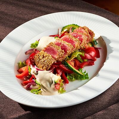 Салат с тунцом в База по цене 1290 ₽