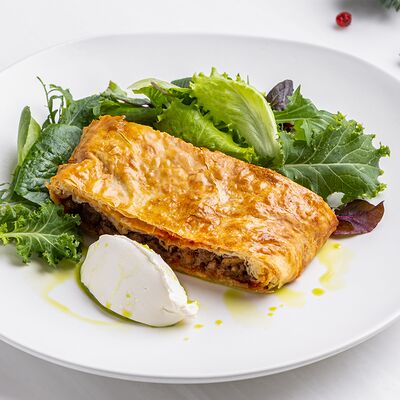 Говяжий пирог в М2 Органик Клуб Патриаршие по цене 820 ₽