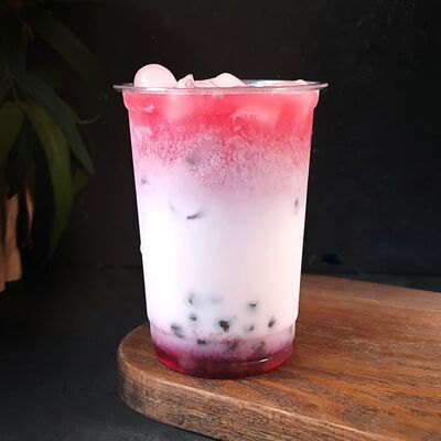 Bubble Tea Каркаде холодный с шариками тапиоки в Buon Posto по цене 275 ₽