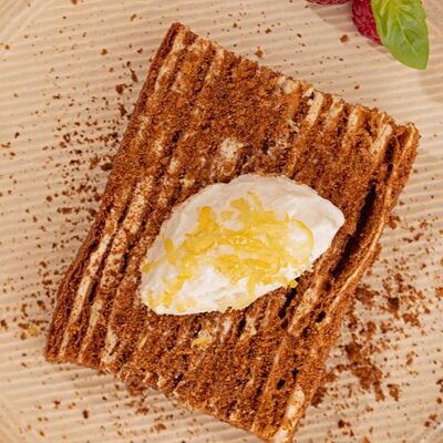 Медовик с лимонным топпингом в Time to Coffee по цене 520 ₽