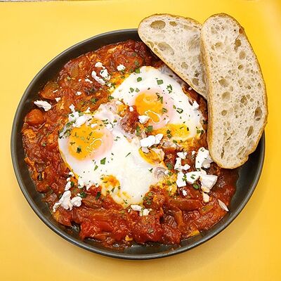 Шакшука c чиабаттой в Bon Bistrot по цене 540 ₽