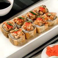 Темпурный ролл с угрем и тамаго в Sushi sea