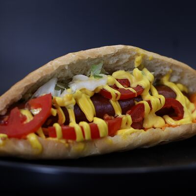 Хот-дог с охотничьей сосискойв Вкус Востока по цене 185 ₽