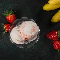 Мороженое молочное Клубника и банан в У Палыча. С пылу, с жару!