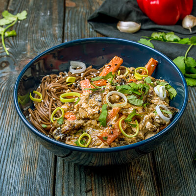 Жёлтый карри с грибами и тофу в I-tal Corner Вегетарианский стрит-фуд по цене 680 ₽