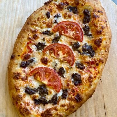 Хачапури с мясом в Бистро 24 на Шамиля по цене 300 ₽