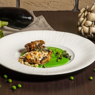 Стейк из вешенок с соусом из зеленого горошка в Бульвар по цене 720 ₽